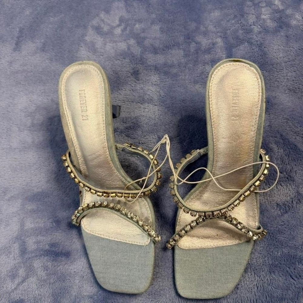 Forever 21 Light‎ blue denim kitten heel sandals with rhinestone Size US 8